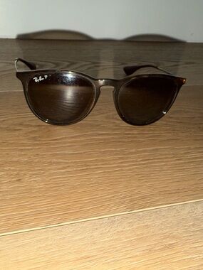 Ray-Ban Round Polarized Sunglasses in Brown